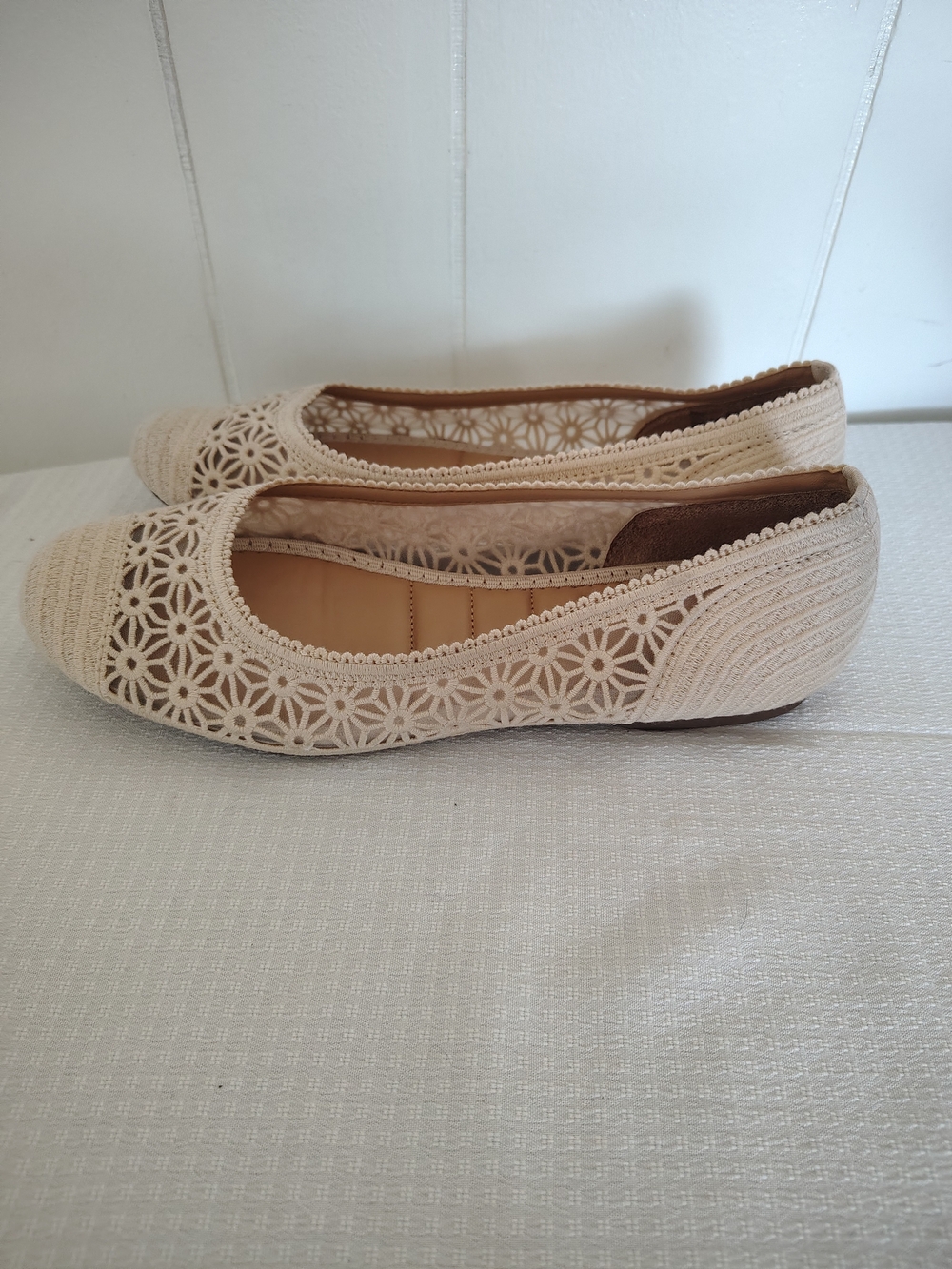 Kelly & Katie Basil Beige Crochet Lace Flat Shoes - Size 8.5 M